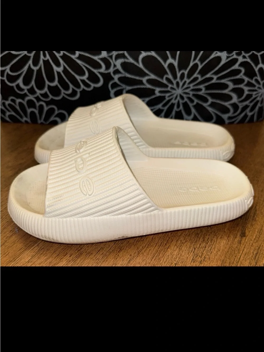 Girls Bebe slides